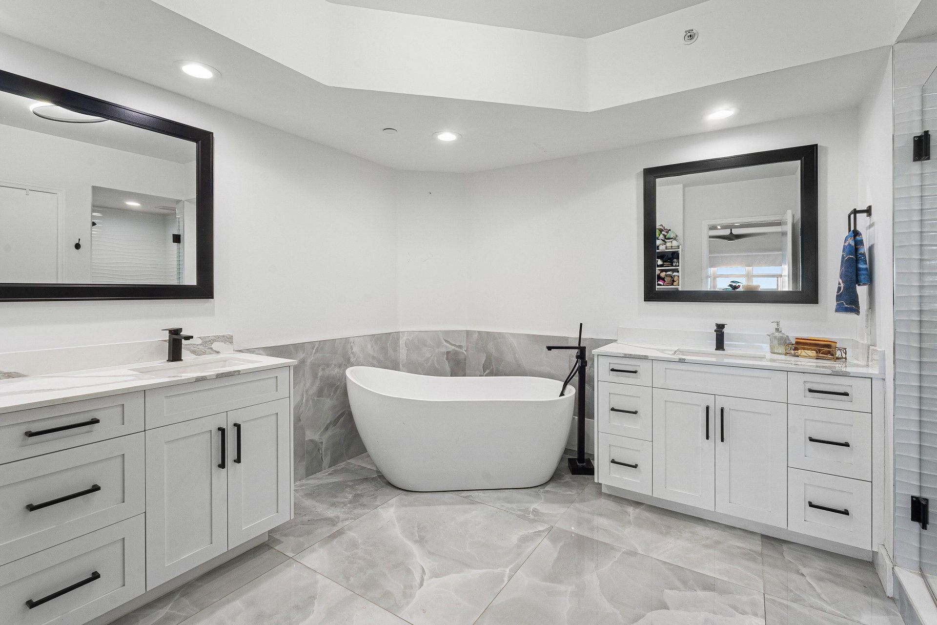 2640 Lake Shore Drive, Unit 2112, Riviera Beach, FL 33404 Photo
