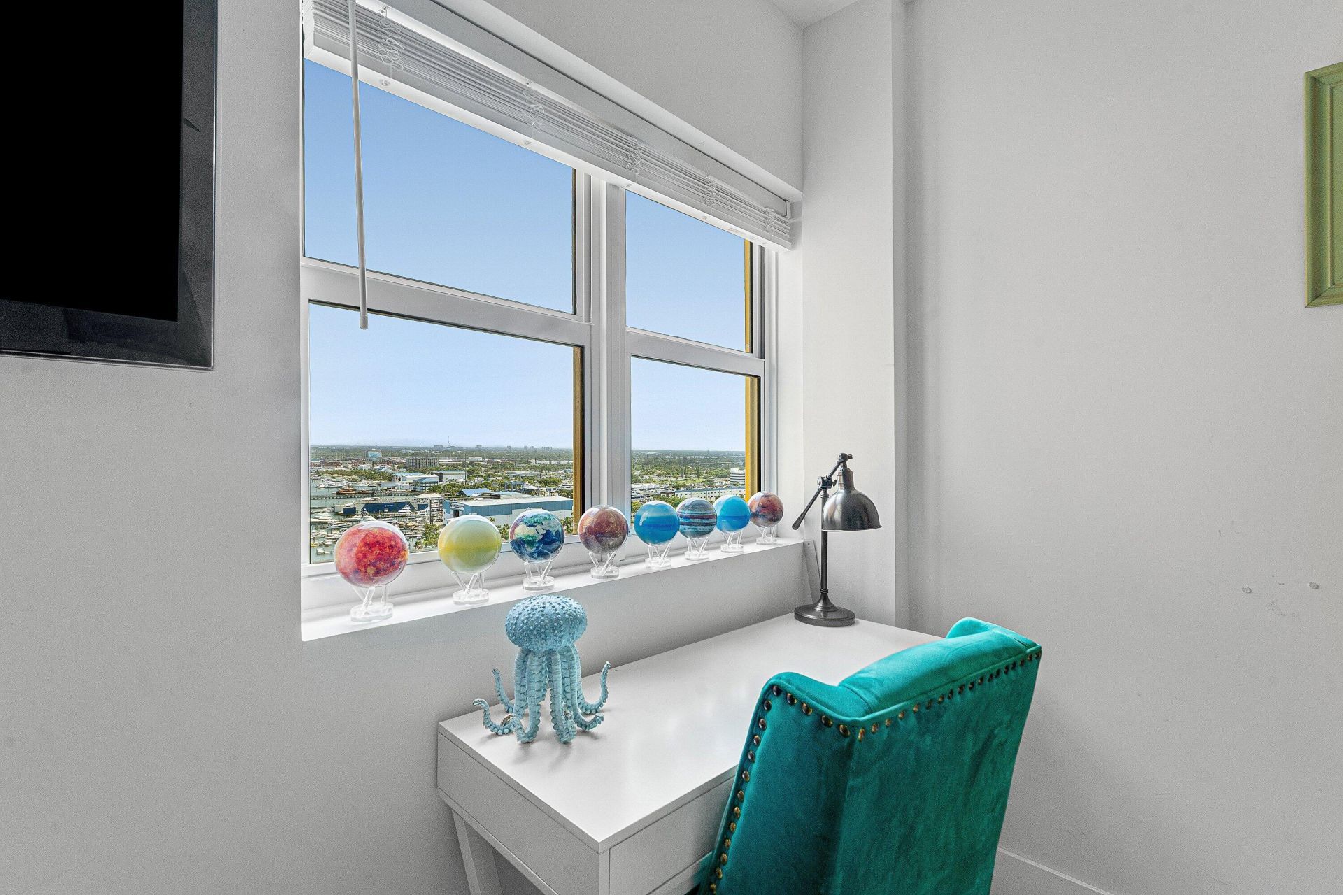 2640 Lake Shore Drive, Unit 2112, Riviera Beach, FL 33404 Photo