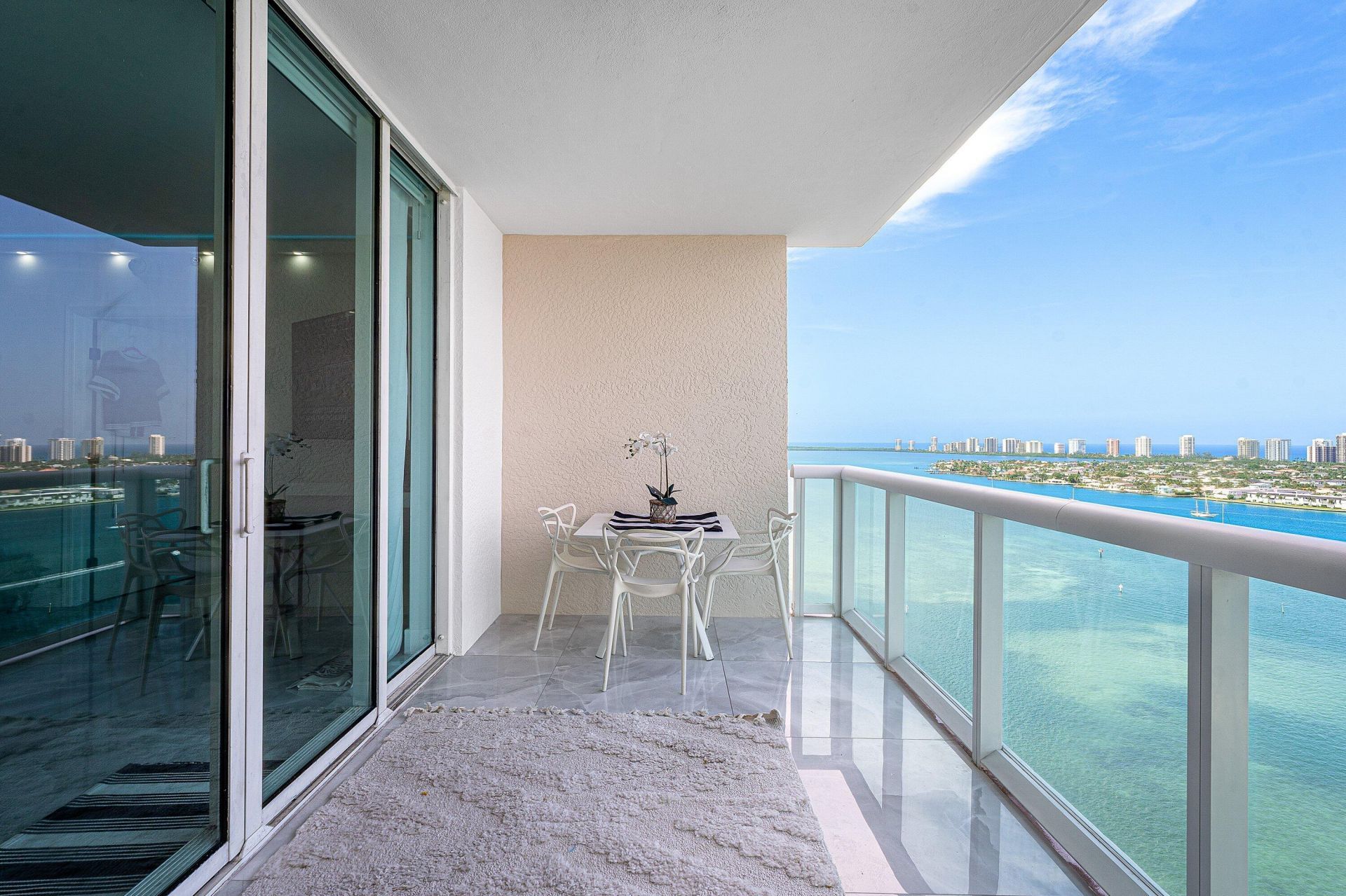 2640 Lake Shore Drive, Unit 2112, Riviera Beach, FL 33404 Photo