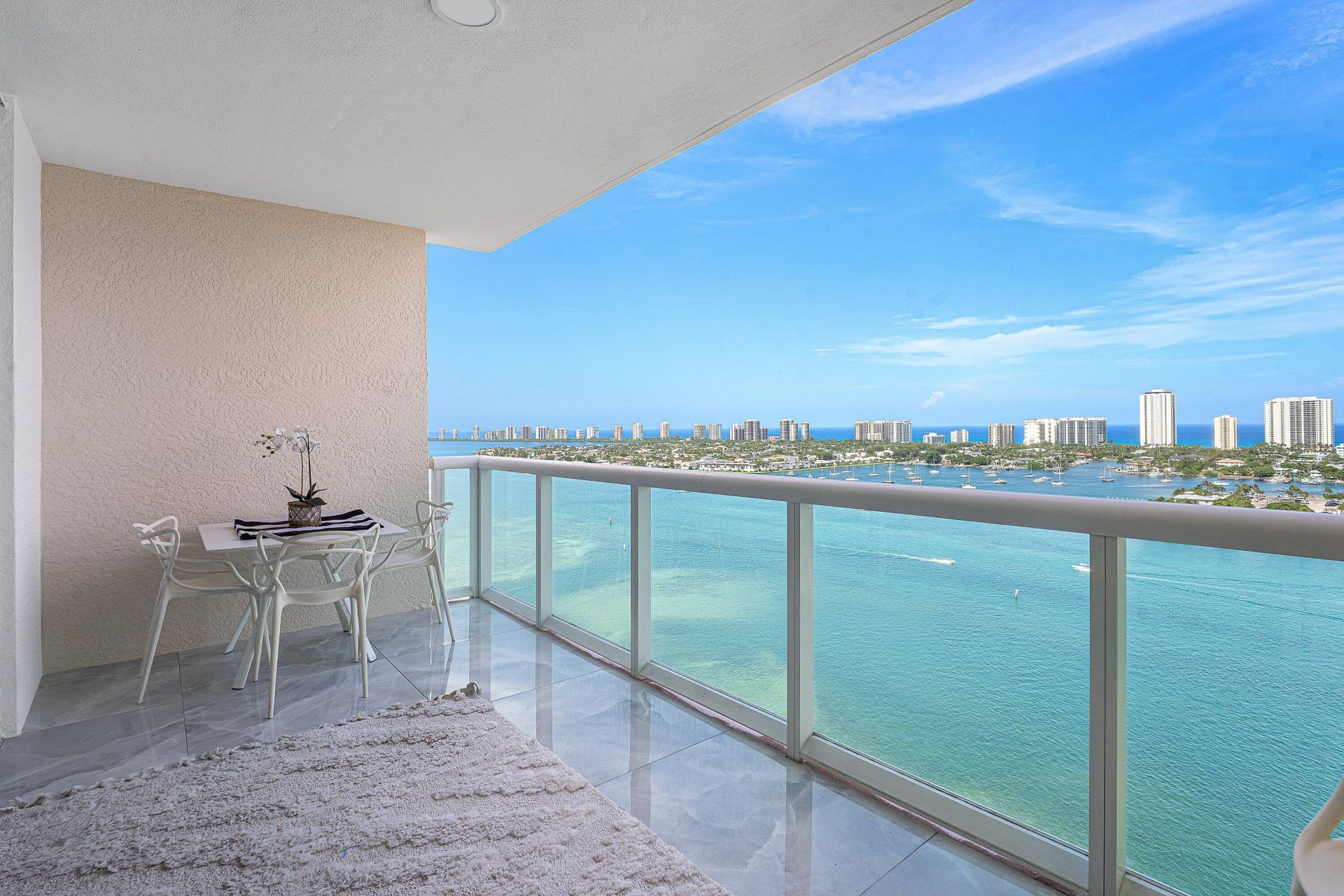 2640 Lake Shore Drive, Unit 2112, Riviera Beach, FL 33404 Photo