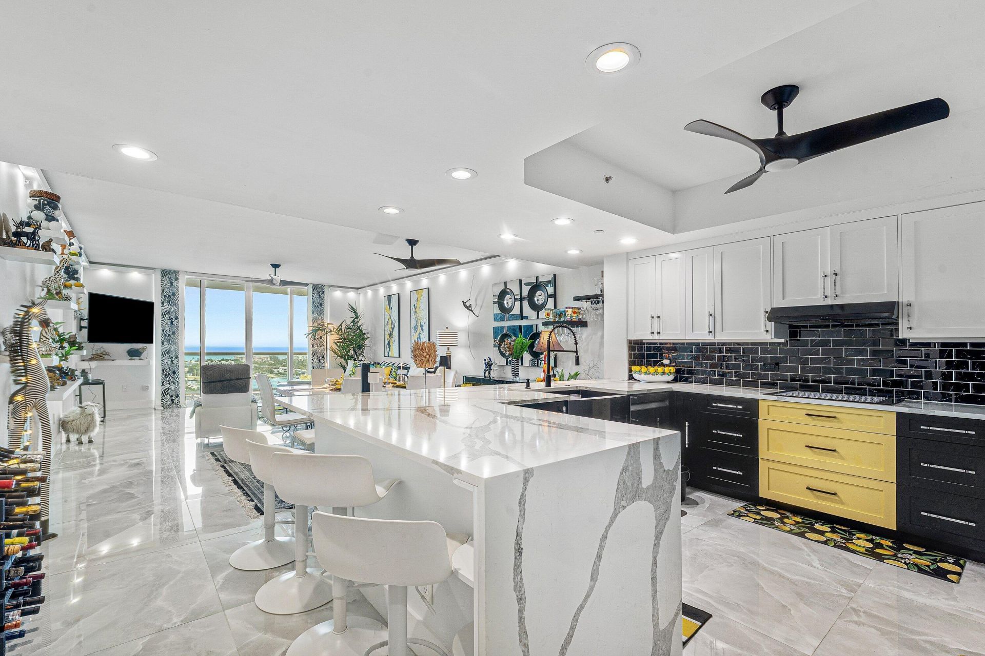 2640 Lake Shore Drive, Unit 2112, Riviera Beach, FL 33404 Photo