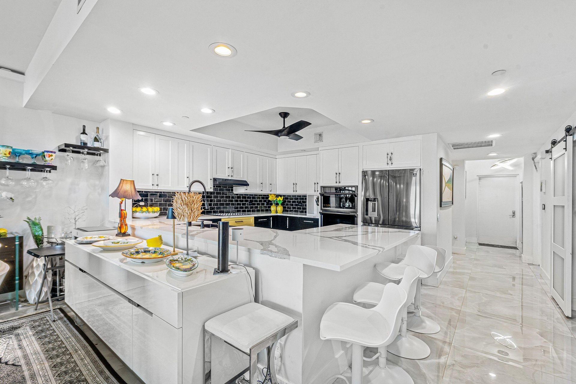 2640 Lake Shore Drive, Unit 2112, Riviera Beach, FL 33404 Photo