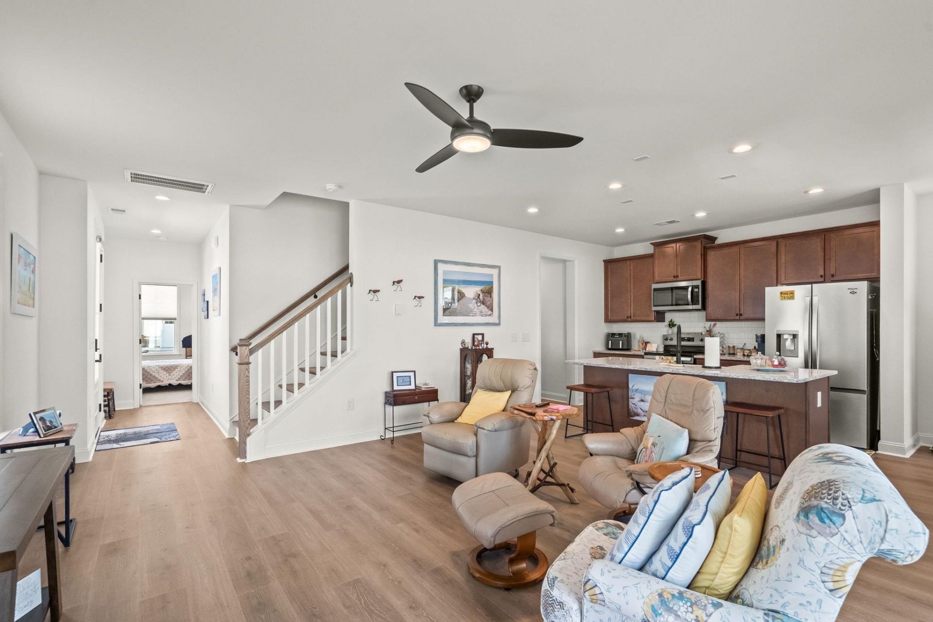 2527 Hillbourne Loop Photo 7
