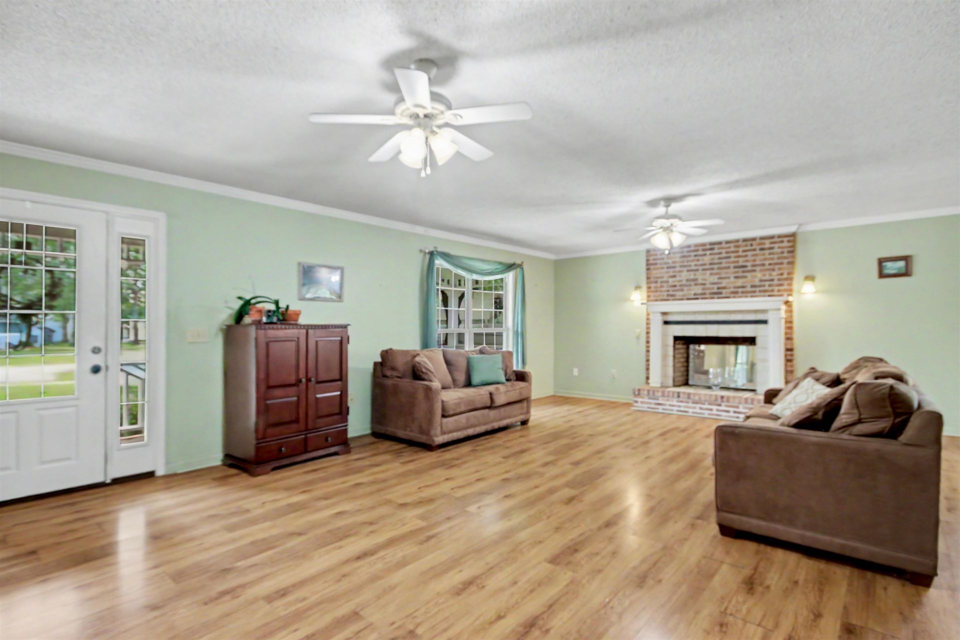 4352 Johnson Circle Photo 10