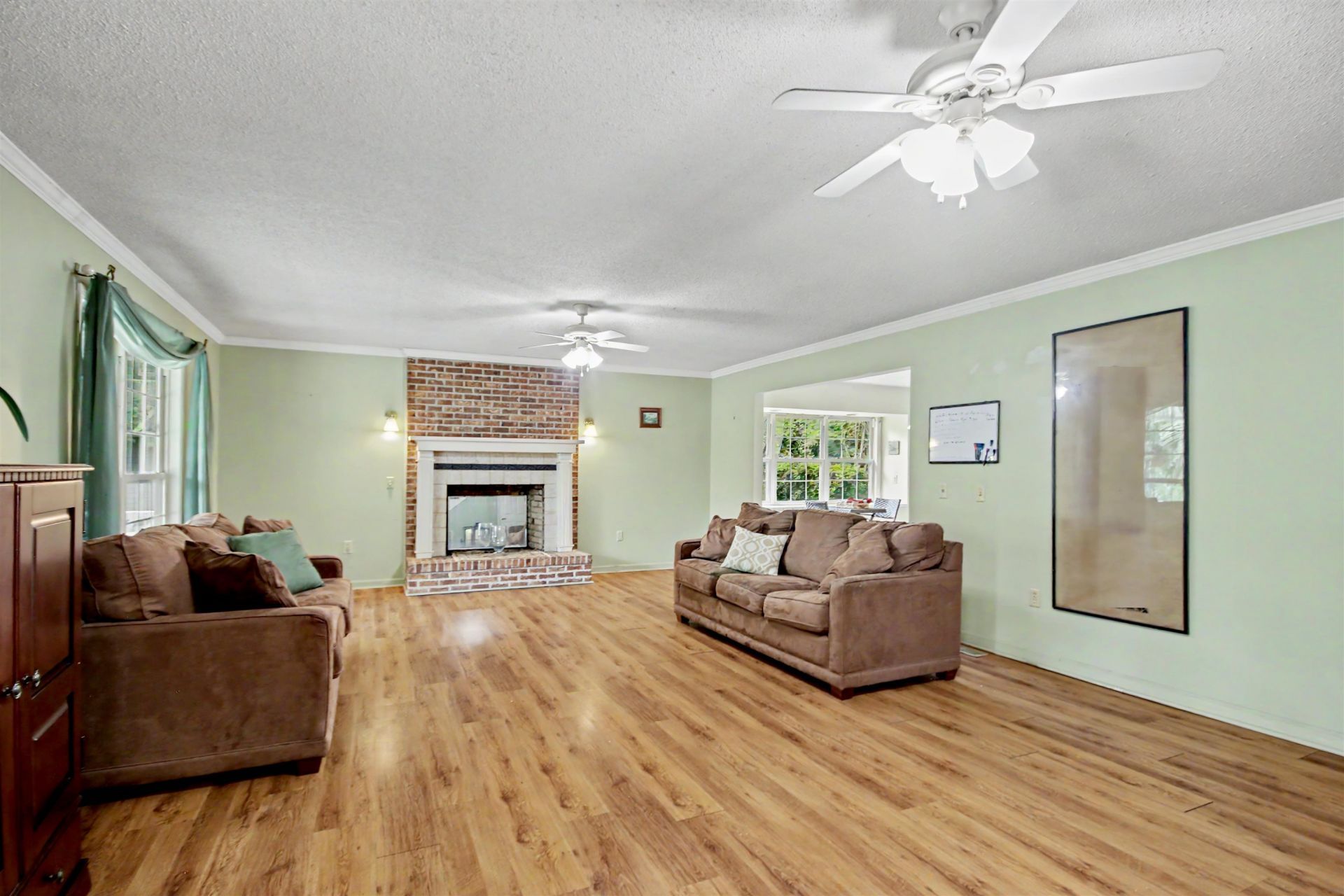4352 Johnson Circle Photo 9