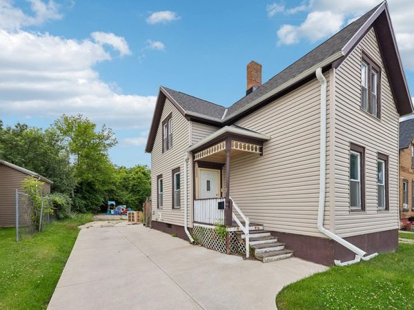 1222 Summit Ave, Racine, WI 53404