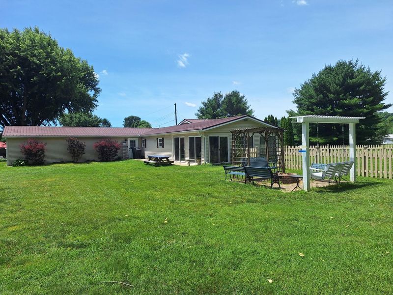 83 East Street, Saint Louisville, OH 43071 Photo 3
