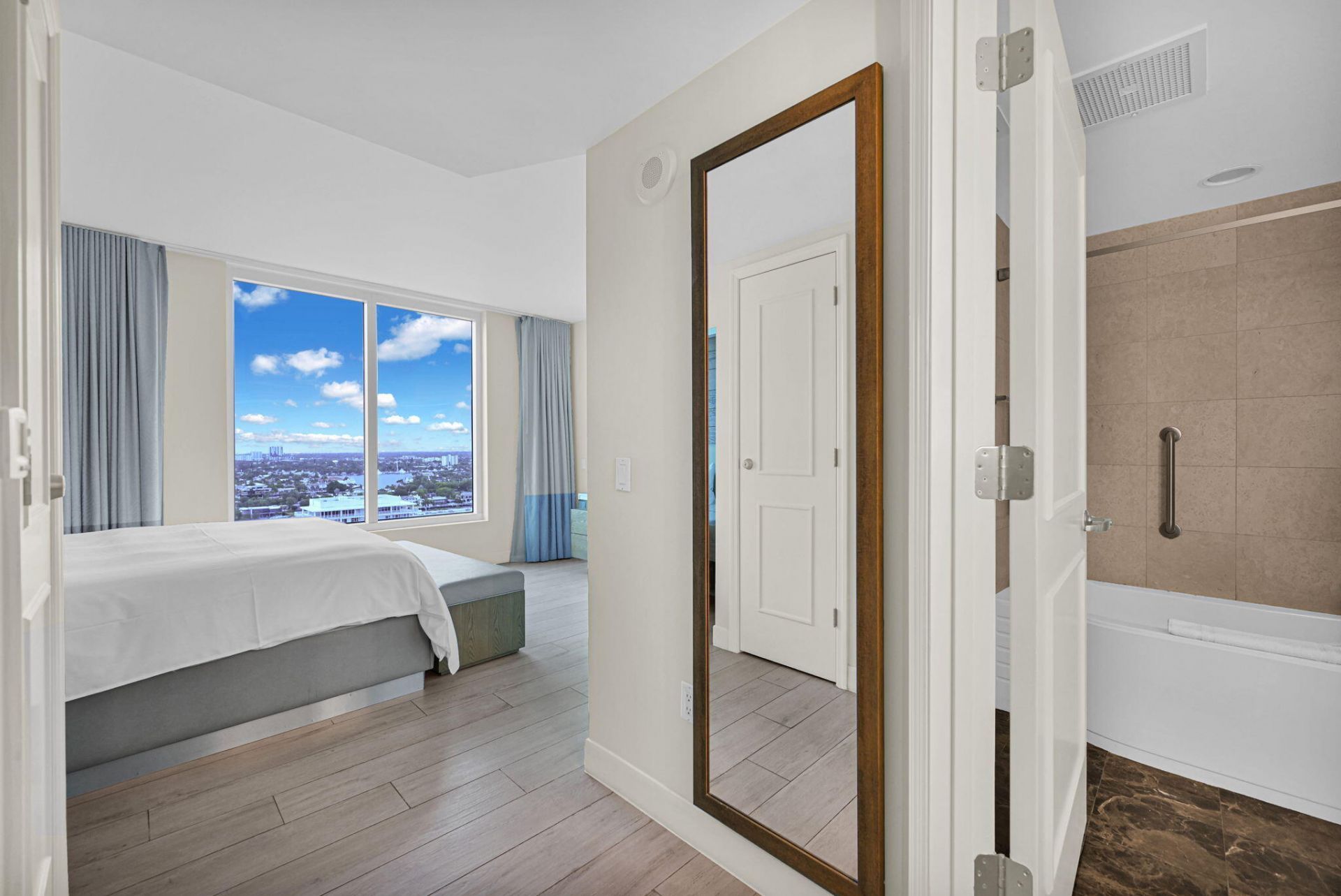 505 N Fort Lauderdale Beach Boulevard, Unit 2101, Fort Lauderdale, FL 33304 Photo