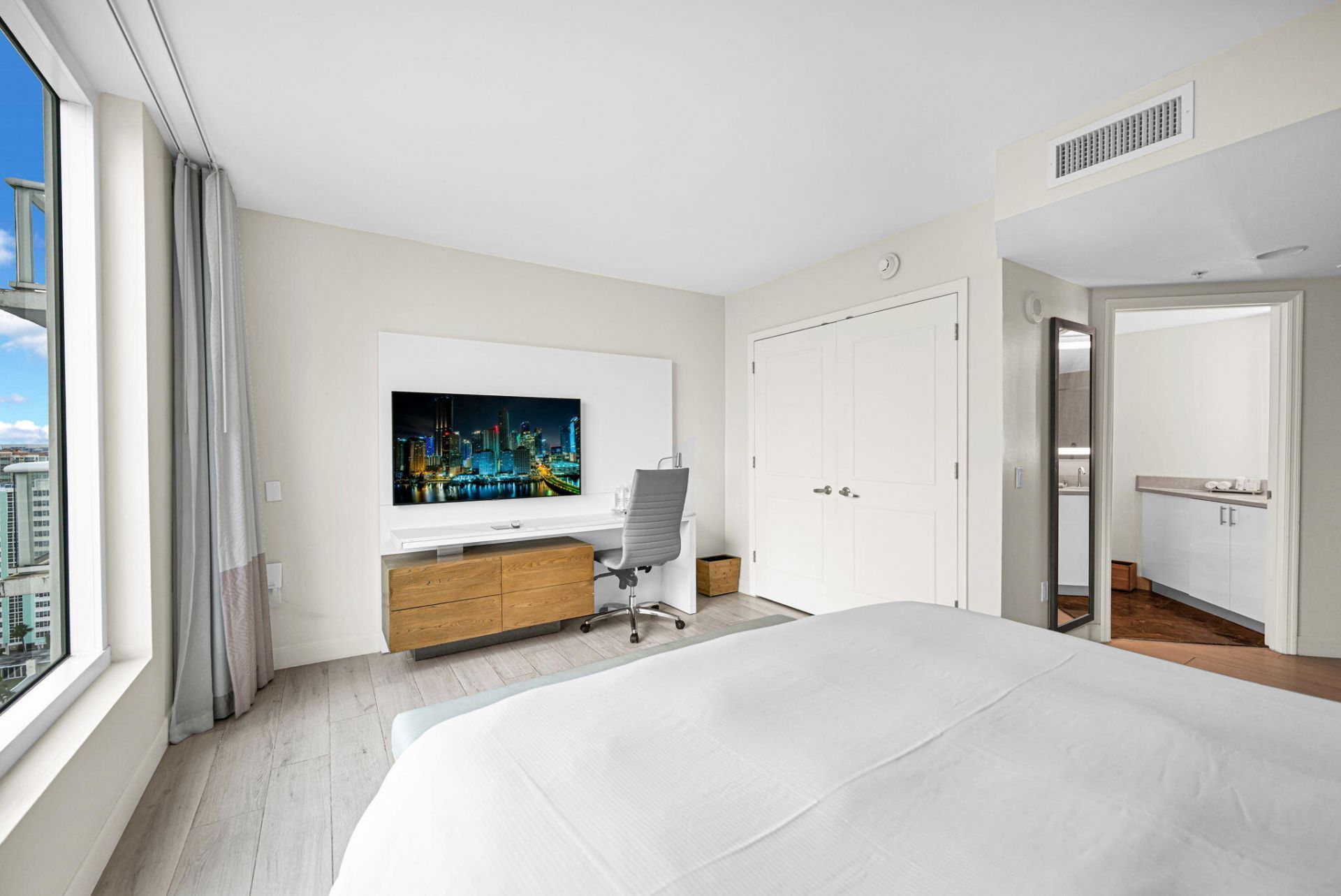 505 N Fort Lauderdale Beach Boulevard, Unit 2101, Fort Lauderdale, FL 33304 Photo