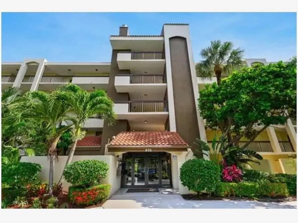 955 Egret Circle, Unit 211, Delray Beach, FL 33444