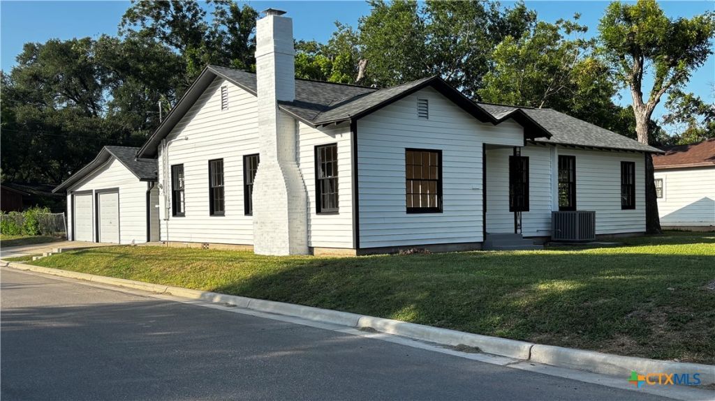 904 Bismark Street, Seguin, TX 78155 Main Photo