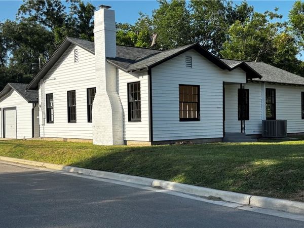 904 Bismark Street, Seguin, TX 78155