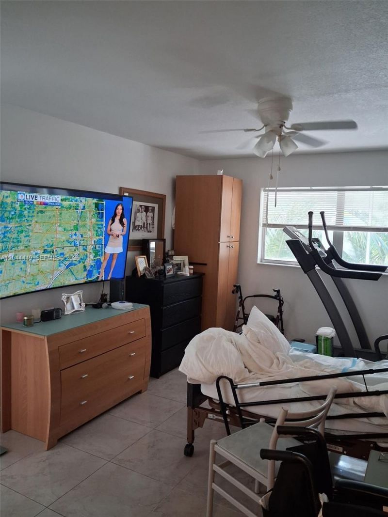 410 SE 2nd St , Unit 307, Hallandale Beach, FL 33009 Photo