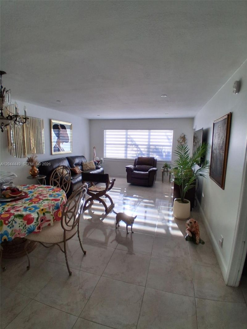 410 SE 2nd St , Unit 307, Hallandale Beach, FL 33009 Photo