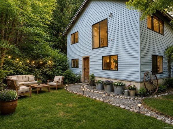 4480 Strachan Rd , Hornby Island, BC V0R 1Z0