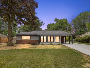 2486 Lafay Drive, West Bloomfield Twp, MI 48324