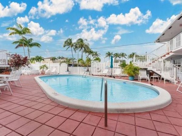 4658 Bougainvilla Dr , Unit 50, Lauderdale By The Sea, FL 33308
