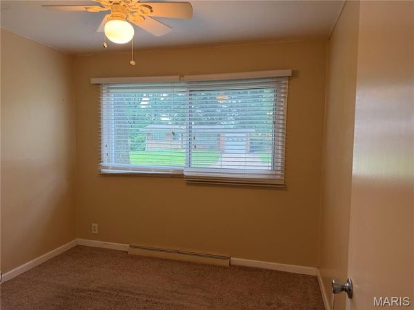 1340 Wadsworth Drive, Florissant, MO 63031