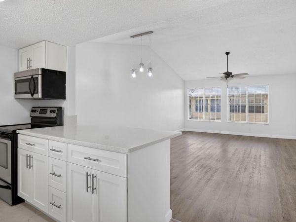 6323 La Costa Drive, Unit M, Boca Raton, FL 33433
