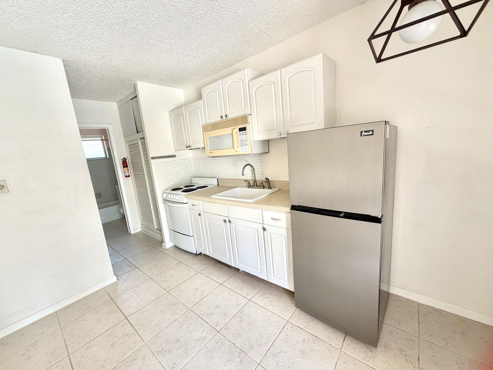 143 Inlet Way, Unit 2, West Palm Beach, FL 33404 Photo