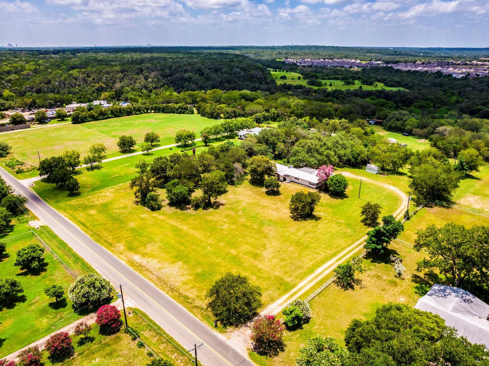 12900 Lowden Ln, Manchaca, TX 78652 Main Photo