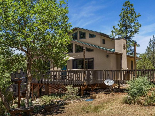 107 Skyland Boulevard, Tijeras, NM 87059