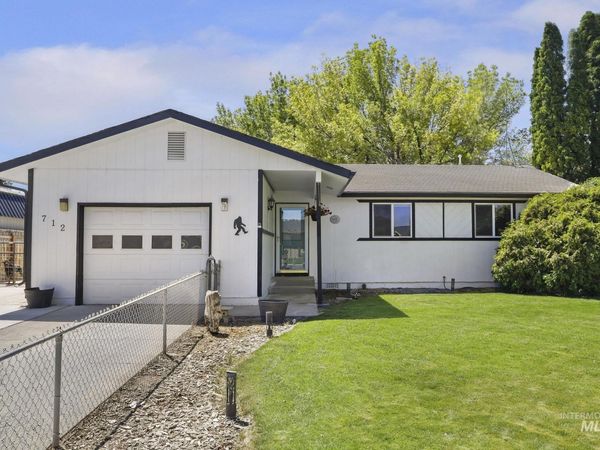 712 Locust St., Kimberly, ID 83341