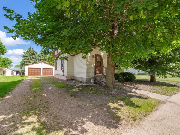 112 4th Street S, Gaylord, MN 55334