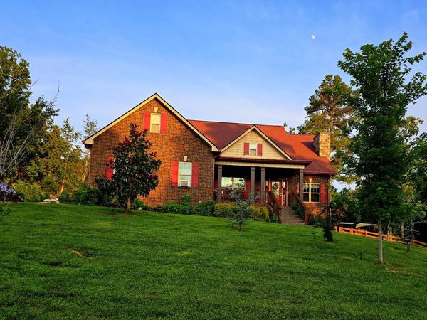 104 Yates Dr , Bon Aqua, TN 37025