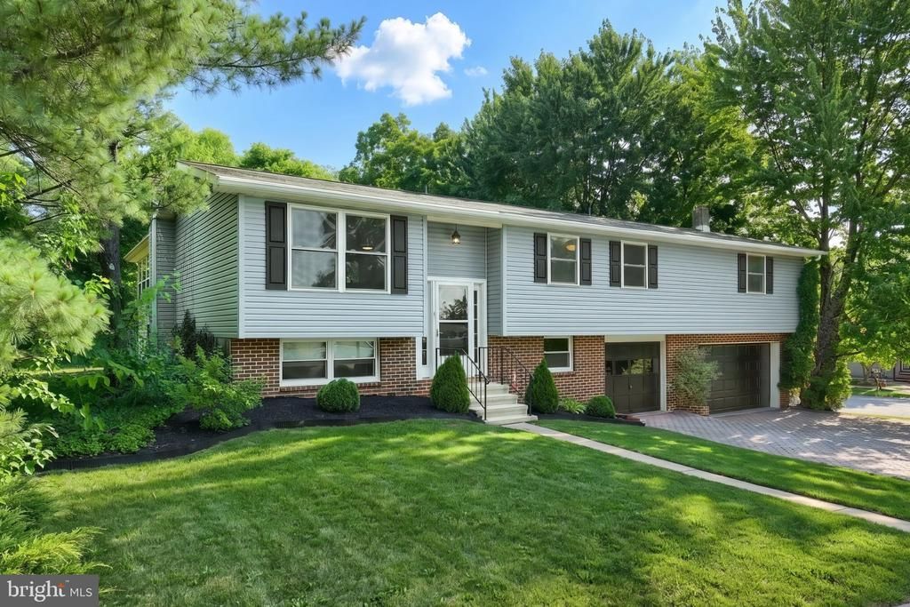 102 DOGWOOD DRIVE, DOVER, PA 17315