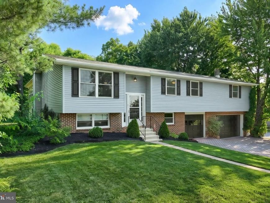 102 Dogwood Drive, Dover, PA 17315 Main Photo