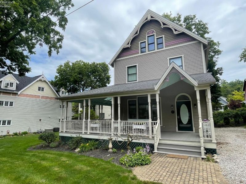 605 Elm Avenue, Lakeside, OH 43440 Photo 2
