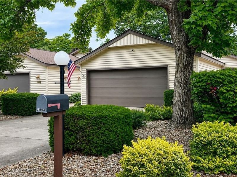 32964 Fern Tree Lane, North Ridgeville, OH 44039 Photo 2