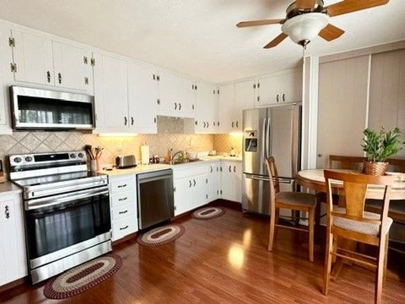 32964 Fern Tree Lane, North Ridgeville, OH 44039 Photo 5