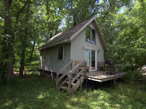 N5982 Blackhawk Rd, Caledonia, WI 53901
