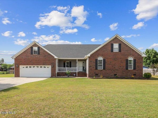 105 Pointe Drive , La Grange, NC 28551