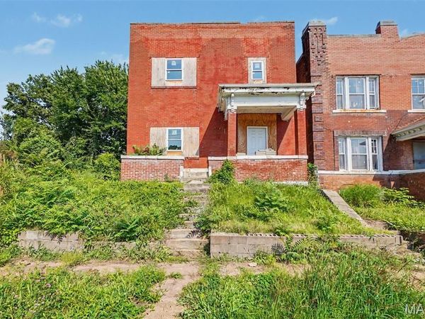 3067 Marcus Avenue, St Louis, MO 63115
