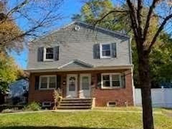 19 Shelby Court Right, PARAMUS, NJ 07652
