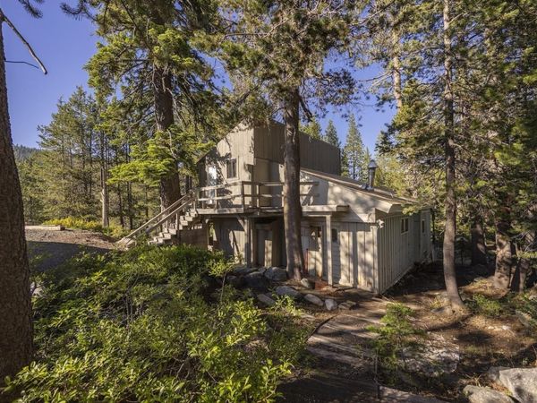 125 S Yuba Drive, Soda Springs, CA 95728