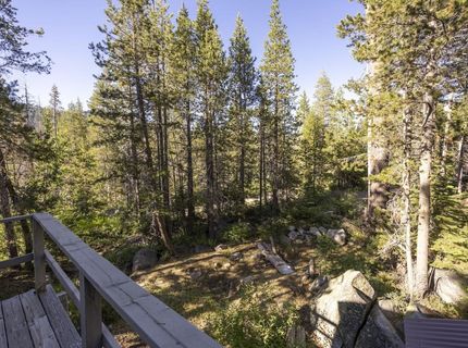 125 S Yuba Drive, Soda Springs, CA 95728 Photo