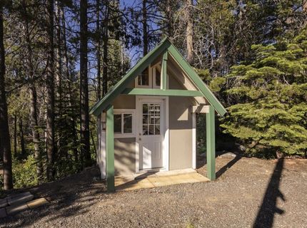 125 S Yuba Drive, Soda Springs, CA 95728 Photo