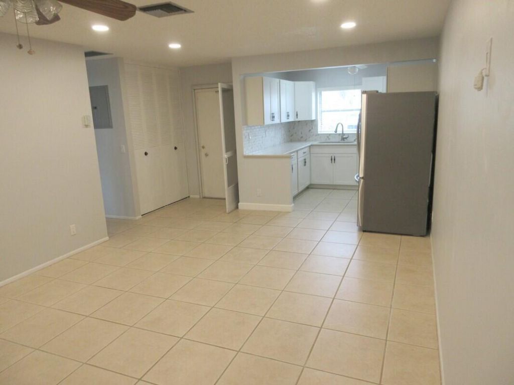 2572 Emory Drive E, Unit J, West Palm Beach, FL 33415 Photo