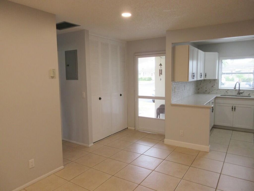 2572 Emory Drive E, Unit J, West Palm Beach, FL 33415 Photo