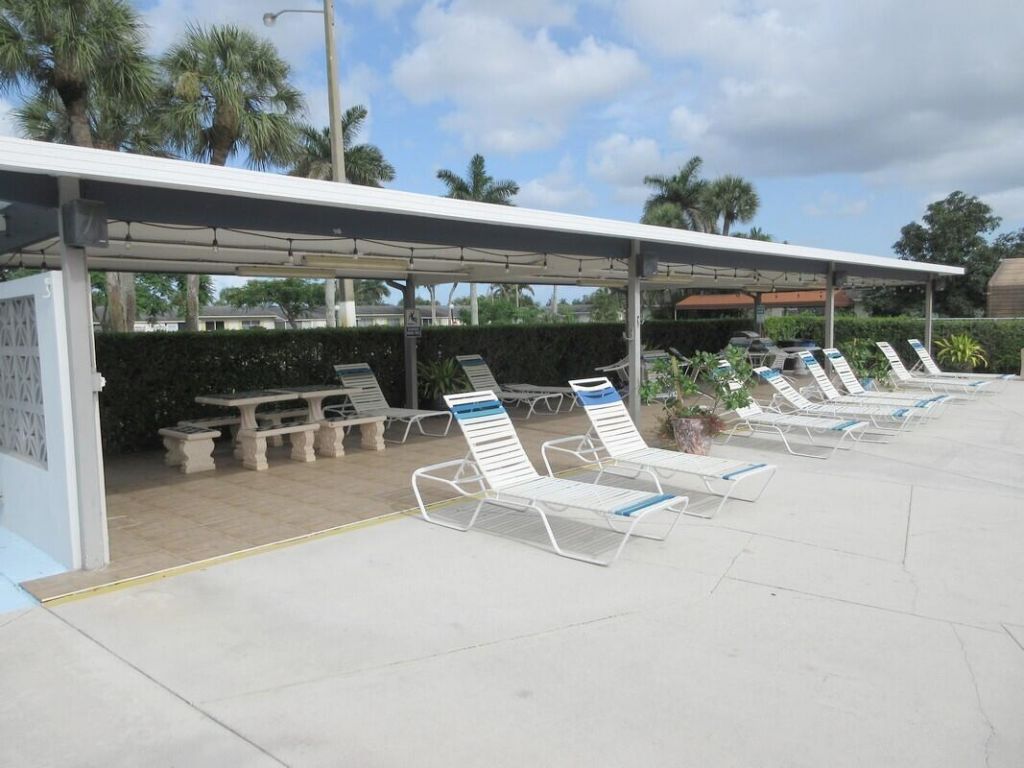 2572 Emory Drive E, Unit J, West Palm Beach, FL 33415 Photo