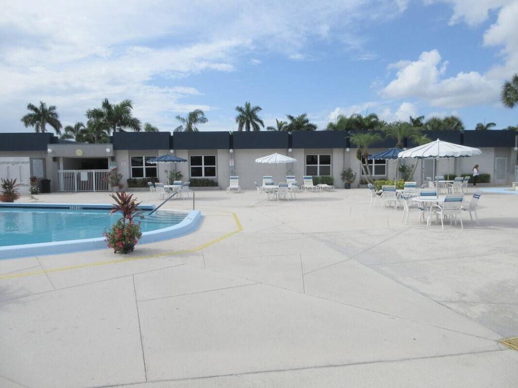 2572 Emory Drive E, Unit J, West Palm Beach, FL 33415 Photo