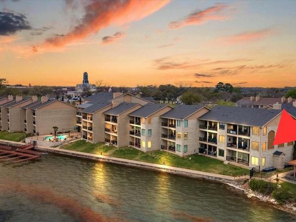 401 E Pearl Street, Unit 2201, Granbury, TX 76048