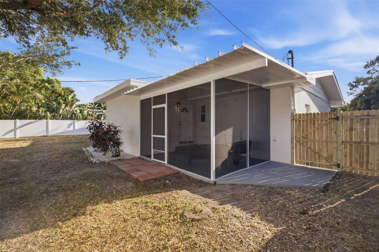 165 Pinewood Avenue, Clearwater, FL 33765 Photo