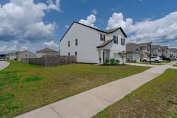 401 Eastern Pine Drive photo 4