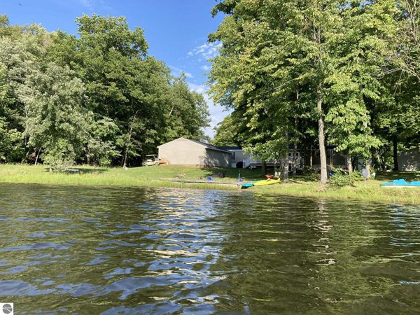 7610 Windoga Lake Drive, Weidman, MI 48893