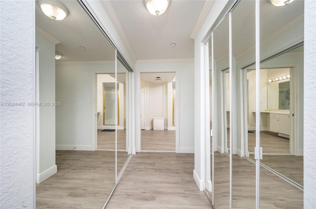 10700 NW 66th St, Unit 204, Doral, FL 33178 Photo